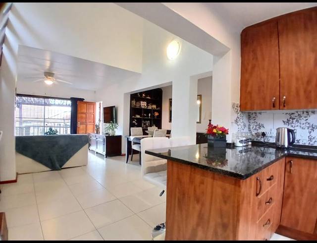 3 BEDROOM TOWNHOUSE FOR SALE IN HONEYDEW RIDGE